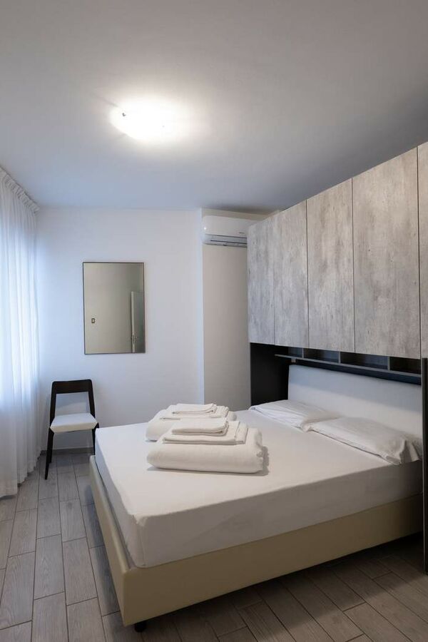 Appartamento Superior 2 camere da letto, 2 balconi, vista lago laterale 