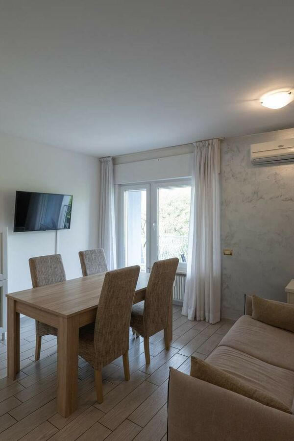 Appartamento Superior 2 camere da letto, 2 balconi, vista lago laterale 