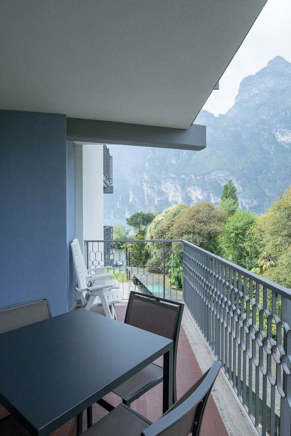 Appartamento Superior 2 camere da letto, 2 balconi, vista lago laterale 