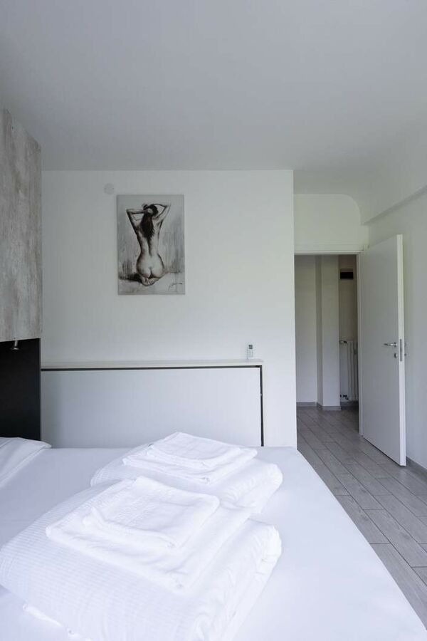 Appartamento Superior 2 camere da letto, 2 balconi, vista lago laterale 