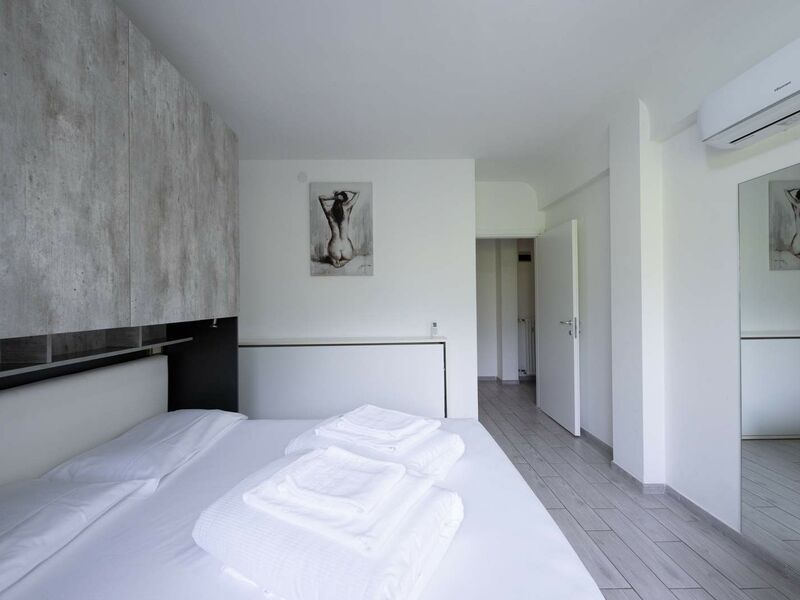 Appartamento Superior 2 camere da letto, 2 balconi, vista lago laterale 