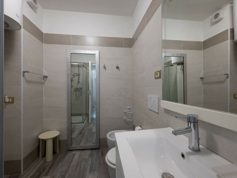 Appartamento Superior 2 camere da letto, 2 balconi, vista lago laterale 